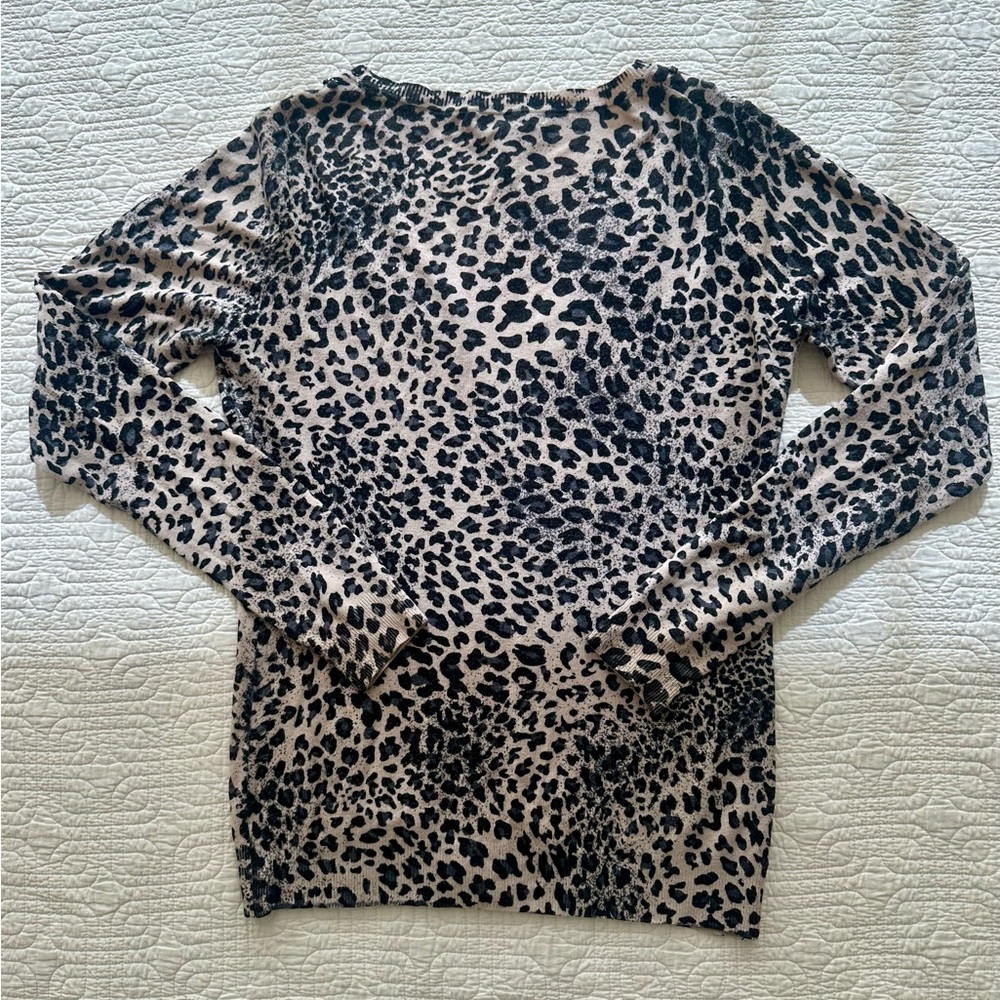 Vertigo Paris Leopard Print V-Neck Cardigan with Embellished Accents- size M - Picture 4 of 6